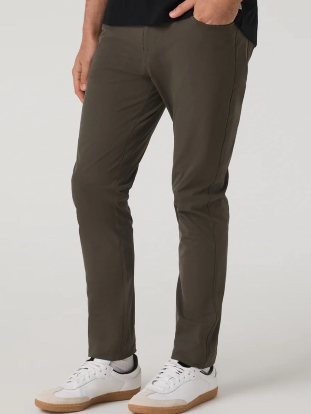 Vuori Meta men’s pants, 34x30, dark green/brown oregano color, EUC like new